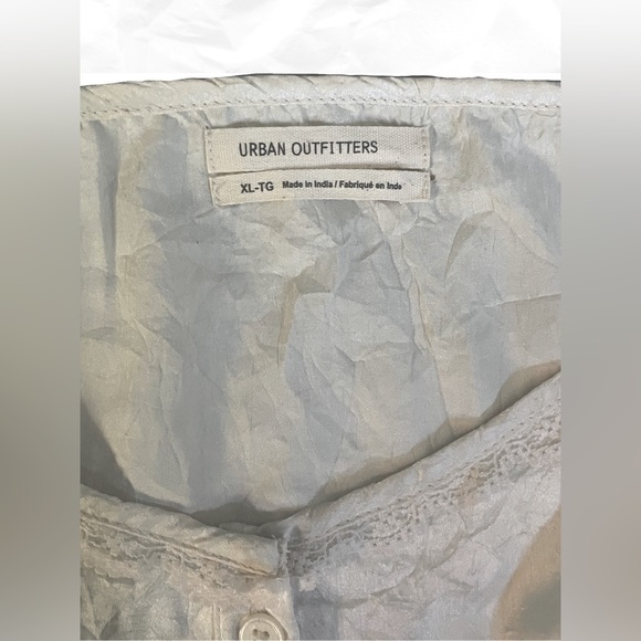 Urban Outfitters Dressy Top || XL - Picture 2 of 3